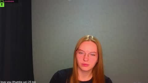 Snapshot of _lysafeta_ chatting on 09-18-25, 04:31 Welcome guys  Pleasure to see you all here  My name is Lysafeta and MichaelaTip menu is active Private is open  online show from 09-18-25, 04:31