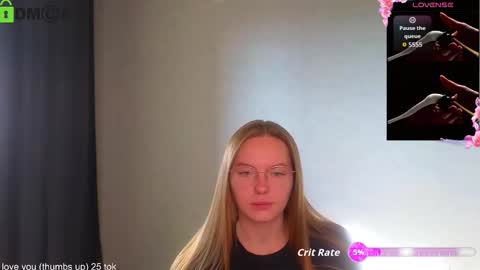 Snapshot of _lysafeta_ chatting on 09-19-25, 05:09 Welcome guys  Pleasure to see you all here  My name is Lysafeta and MichaelaTip menu is active Private is open  online show from 09-19-25, 05:09