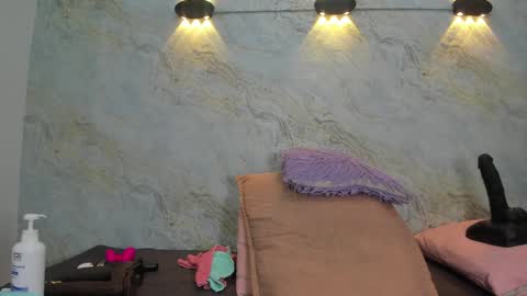 Snapshot of _maddy_miller chatting on 12-23-24, 11:57 Maddy online show from 12-23-24, 11:57