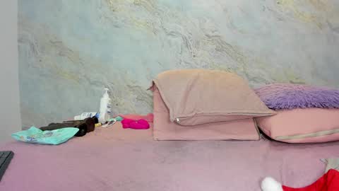 Snapshot of _maddy_miller chatting on 12-24-24, 12:00 Maddy online show from 12-24-24, 12:00