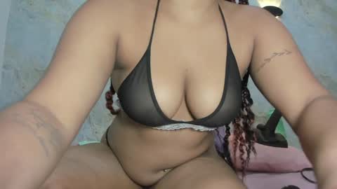 Snapshot of _maddy_miller chatting on 01-11-25, 12:40 Maddy online show from 01-11-25, 12:40