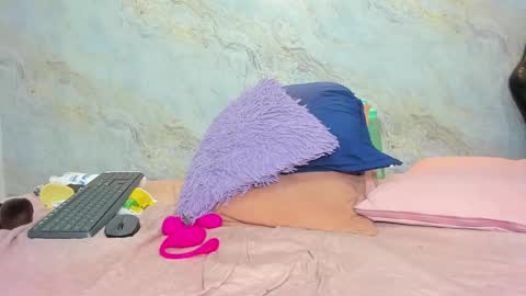 Snapshot of _maddy_miller chatting on 02-11-25, 06:11 Maddy online show from 02-11-25, 06:11