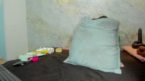 Snapshot of _maddy_miller chatting on 02-20-25, 12:04 Maddy online show from 02-20-25, 12:04