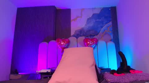 Snapshot of _maddy_miller chatting on 02-17-26, 12:01 Maddy online show from 02-17-26, 12:01