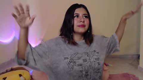 Snapshot of _maiahairy_ chatting on 01-25-25, 01:19 Maia online show from 01-25-25, 01:19