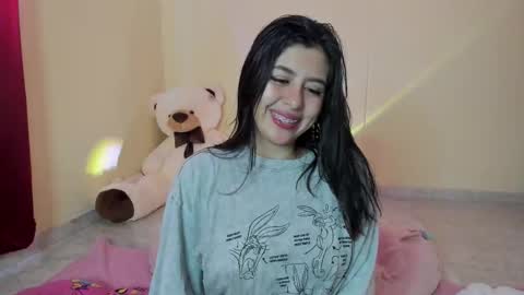 Snapshot of _maiahairy_ chatting on 09-23-25, 01:25 Maia online show from 09-23-25, 01:25