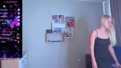 Snapshot of _maneki_neko_ chatting on 07-16-26, 09:15 Emma online show from 07-16-26, 09:15