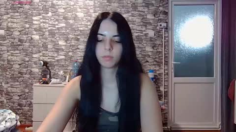 Snapshot of _mari___ chatting on 02-11-26, 07:35 Mari online show from 02-11-26, 07:35