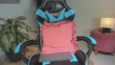 Snapshot of _maria_foxx_ chatting on 05-18-26, 11:32 Maria online show from 05-18-26, 11:32