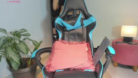 Snapshot of _maria_foxx_ chatting on 05-25-26, 12:00 Maria online show from 05-25-26, 12:00