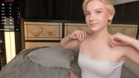 Elva and Kate  online show from 07-29-26, 07:17
