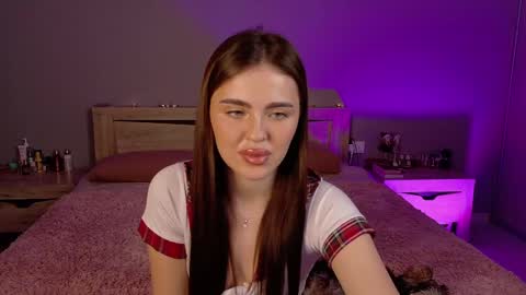 Snapshot of _meganbloom_ chatting on 03-22-26, 03:26 Sheila online show from 03-22-26, 03:26