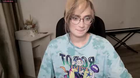 Snapshot of _meow_neko_ chatting on 07-22-26, 12:13 _meow_neko_ online show from 07-22-26, 12:13