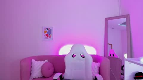 Snapshot of _mia_blue_18_ chatting on 01-15-26, 07:06 MIa blue 18 online show from 01-15-26, 07:06