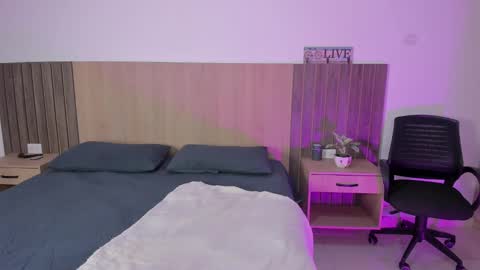 _miamiller_ online show from 09-25-25, 08:12