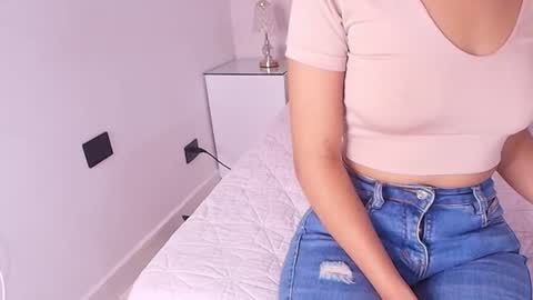 Mia  online show from 07-30-26, 11:53