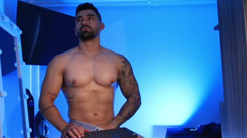 soy mike online show from 02-01-25, 01:51