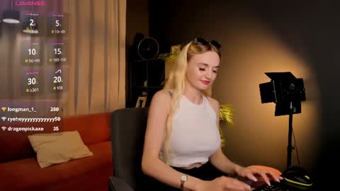 Mila online show from 06-22-26, 03:25
