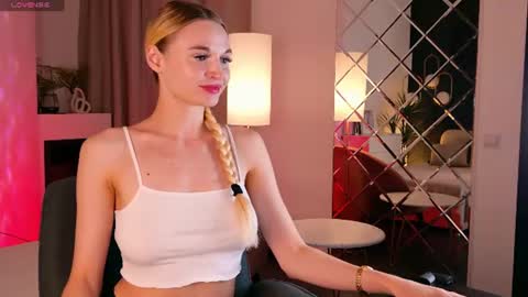 Mila online show from 07-25-26, 06:00