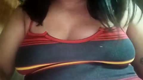 Snapshot of _milkytitsmomxx_ chatting on 03-27-26, 05:34 _milkytitsmomxx_ online show from 03-27-26, 05:34