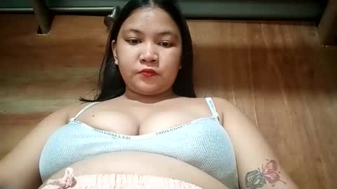 Snapshot of _milkytitsmomxx_ chatting on 04-04-26, 05:32 _milkytitsmomxx_ online show from 04-04-26, 05:32