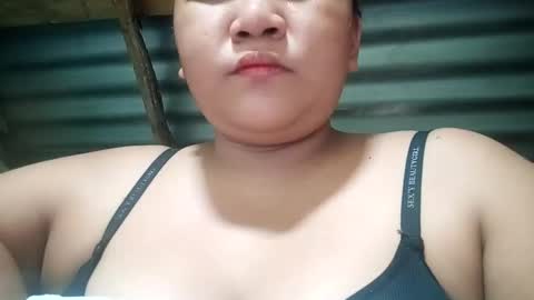 Snapshot of _milkytitsmomxx_ chatting on 04-30-26, 04:08 _milkytitsmomxx_ online show from 04-30-26, 04:08