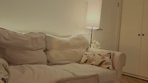 Snapshot of _milli_sun chatting on 01-11-26, 05:01 Kim online show from 01-11-26, 05:01