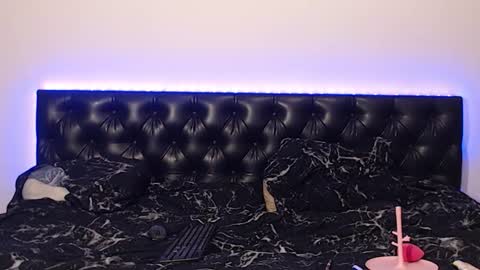 mikey and mia online show from 10-08-25, 06:05