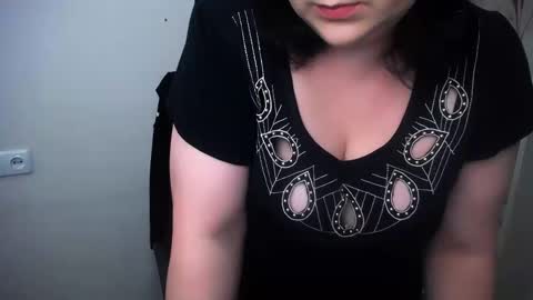 Snapshot of _miranda_sun chatting on 03-02-26, 11:28 Miranda online show from 03-02-26, 11:28