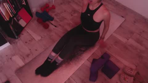 karoline uwu online show from 12-17-25, 12:11