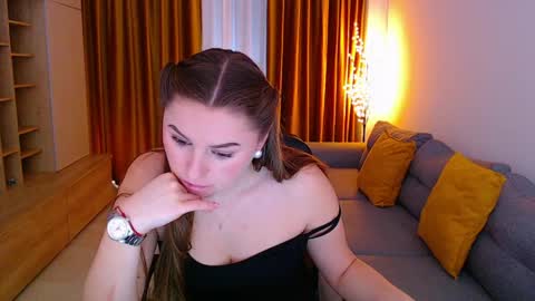 Mia online show from 03-26-26, 10:43