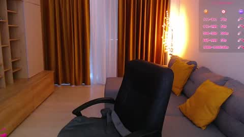 Mia online show from 06-16-26, 05:54
