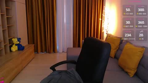 Mia online show from 07-26-26, 05:15