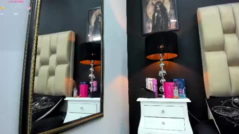 Snapshot of _missemilyy chatting on 07-04-26, 10:05 Emily online show from 07-04-26, 10:05