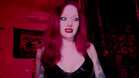 Snapshot of _misseva_ chatting on 06-30-26, 10:22 Miss Eva. if anyone in NYK to fuck here is sissy sn - online show from 06-30-26, 10:22
