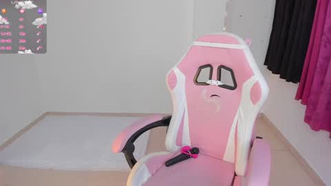 Snapshot of _misshoneyxx chatting on 01-22-25, 03:52 Hanna Idependent Model online show from 01-22-25, 03:52