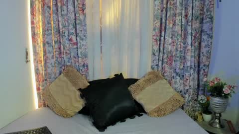 Snapshot of _mizuki chatting on 12-18-24, 02:38 mizuki  online show from 12-18-24, 02:38