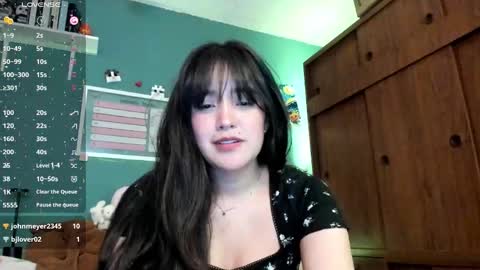 Snapshot of _moon_cake_ chatting on 02-13-26, 04:41 Next stream 950 pm Colombia time xd online show from 02-13-26, 04:41