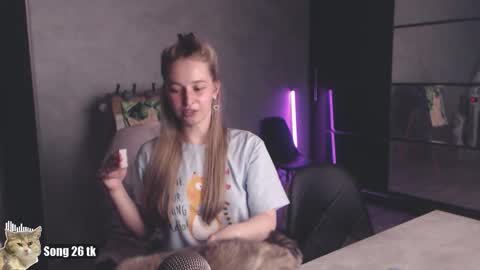 Debby  online show from 12-03-25, 07:45