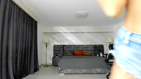 Maya online show from 02-07-25, 08:33