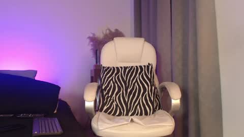 Naia Ross online show from 05-31-26, 02:09