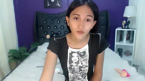 Snapshot of _nakedsabrina chatting on 04-24-26, 05:10 jenny claire online show from 04-24-26, 05:10