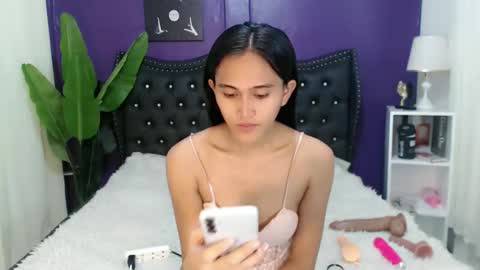 Snapshot of _nakedsabrina chatting on 05-05-26, 05:15 jenny claire online show from 05-05-26, 05:15