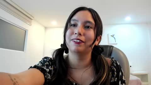 Snapshot of _natalie18_ chatting on 01-15-25, 02:49 Natalie online show from 01-15-25, 02:49