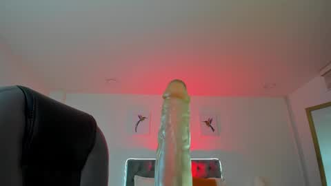 Snapshot of _natalie18_ chatting on 09-21-25, 03:41 Natalie online show from 09-21-25, 03:41