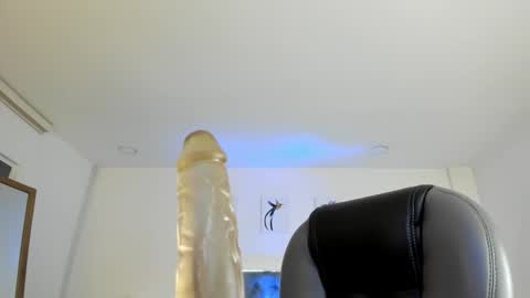 Snapshot of _natalie18_ chatting on 10-12-25, 02:54 Natalie online show from 10-12-25, 02:54