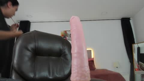 Snapshot of _natalie18_ chatting on 10-25-25, 03:40 Natalie online show from 10-25-25, 03:40