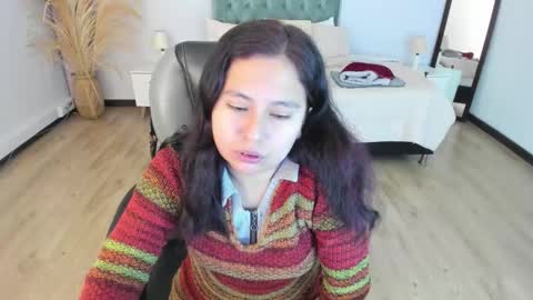 Snapshot of _natalie18_ chatting on 11-23-25, 11:37 Natalie online show from 11-23-25, 11:37