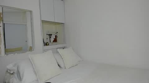 Snapshot of _nathaliesex chatting on 11-11-25, 06:35 independent model natha online show from 11-11-25, 06:35