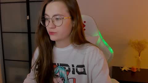 Mia with a big heart  online show from 12-04-24, 04:32